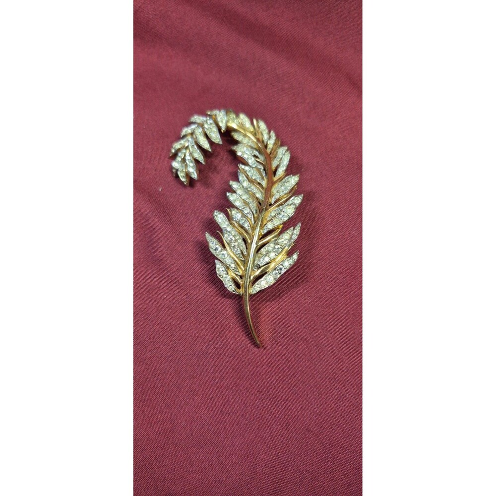 Vintage 60s Gold Tone Rhinestone Feather Leaf Brooch Pin Unsigned Coro Style 3.5